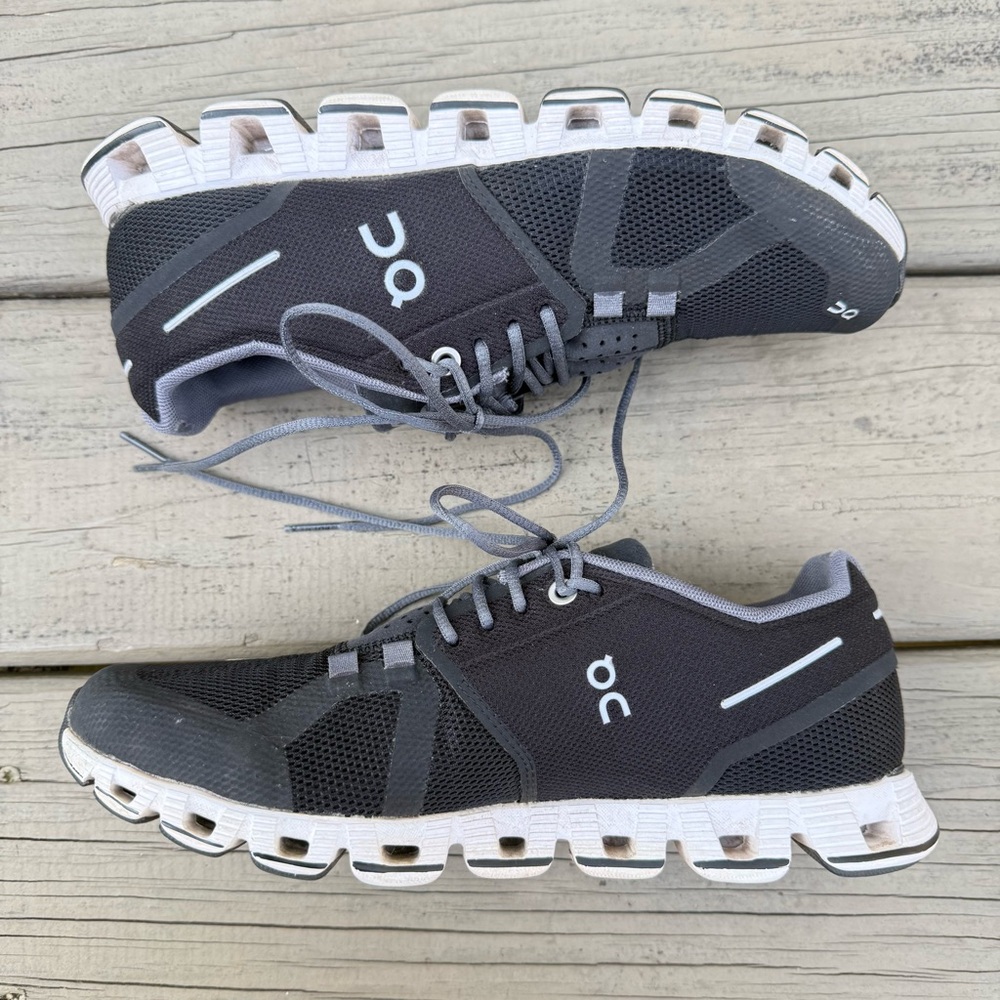 ON Running Cloud 6 Running Shoes in Black and White size 8.5 - Picture 12 of 16